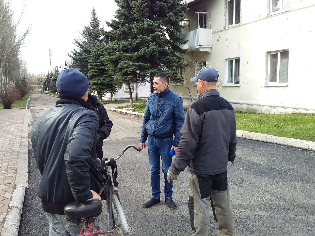 Заместителем главы администрации города Углегорска Стецким Р.А. был проведен сход граждан.