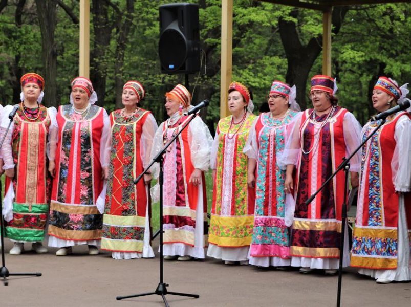 Концерт в парке ко Дню Республики .