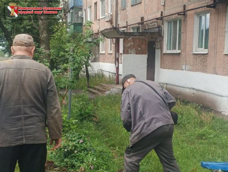 Муниципальными унитарными предприятиями городского округа Енакиево выполнены работы по благоустройству.