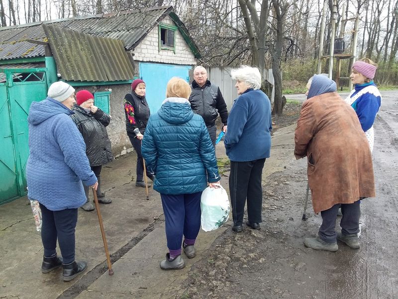 Главой администрации города Углегорска Захаровым С.В. проведен сход граждан.