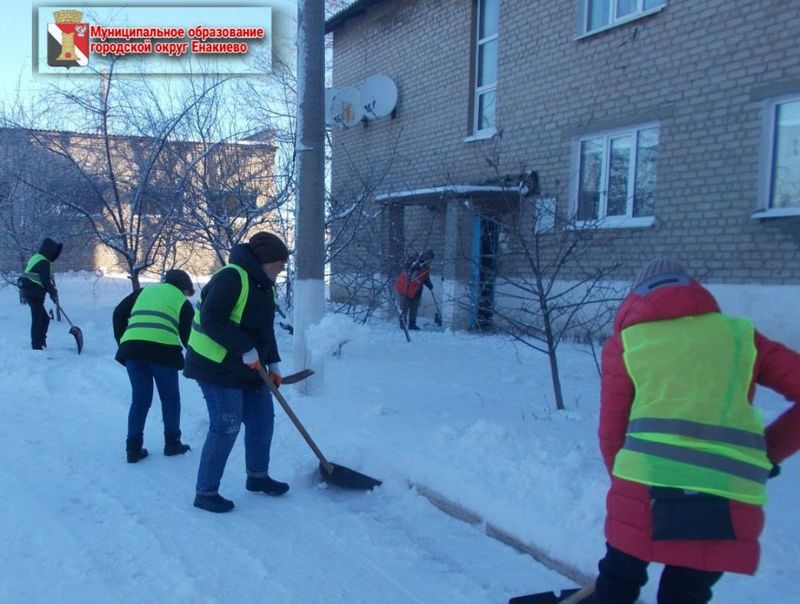 Муниципальными унитарными предприятиями городского округа Енакиево выполнены работы по благоустройству.