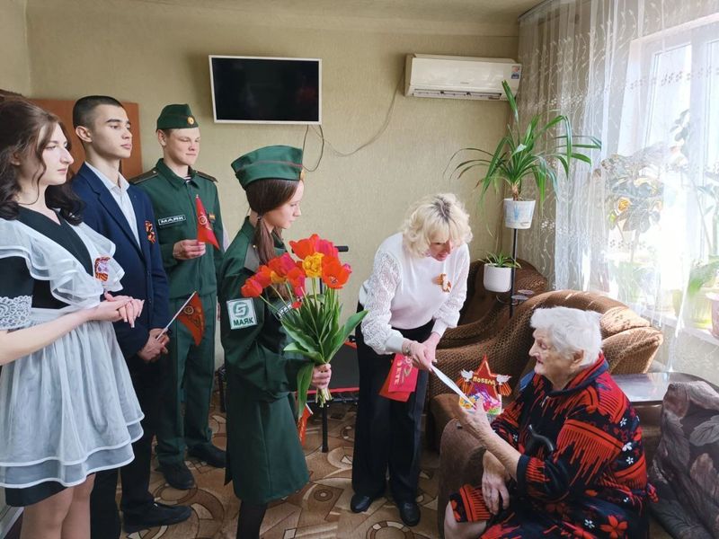 Поздравляем ветеранов с 80-летием Великой Победы.