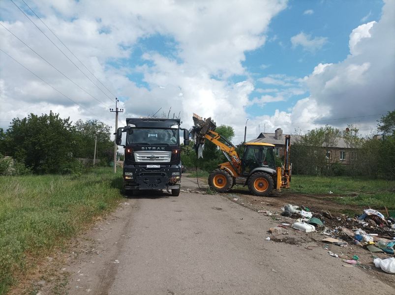 Уборка несанкционированных свалок в Енакиево.