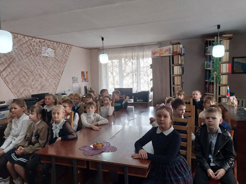 Прошел фольклорный час «Пасхальной радости сиянье».