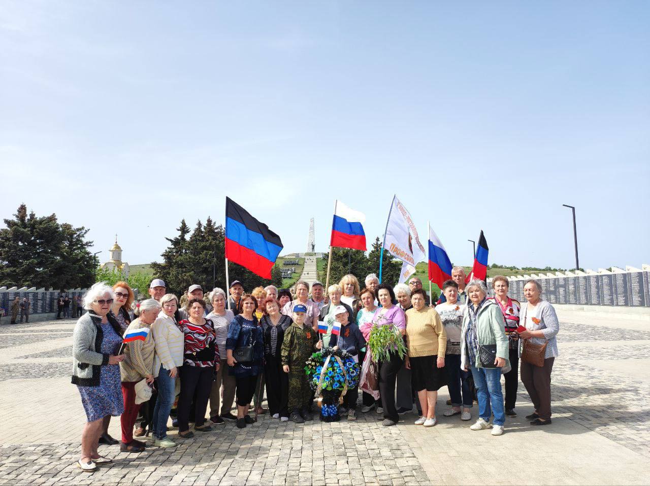 Совет ветеранов города Енакиево посетил Саур-Могилу.