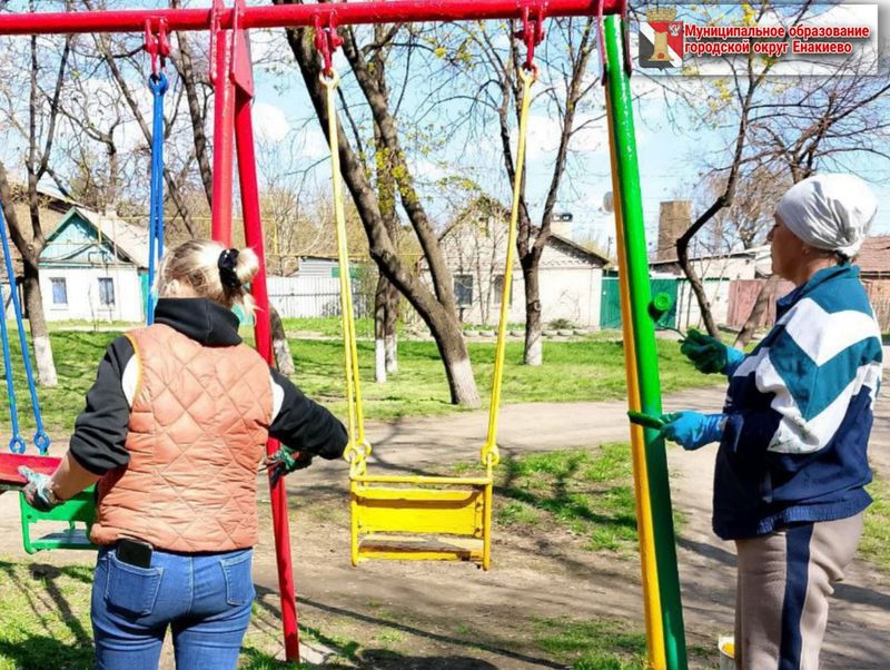 Муниципальными унитарными предприятиями городского округа Енакиево выполнены работы по благоустройству.