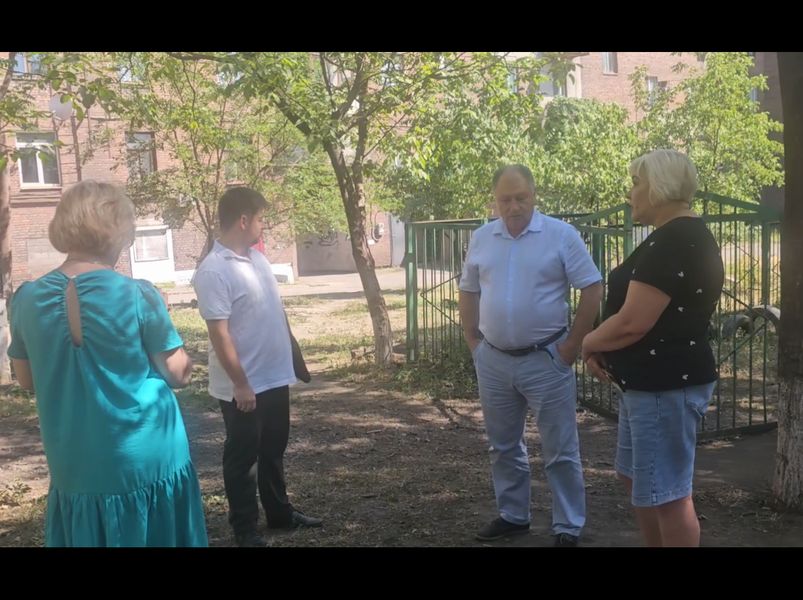 Заместитель главы администрации муниципального образования городского округа Енакиево встретился с жителями.