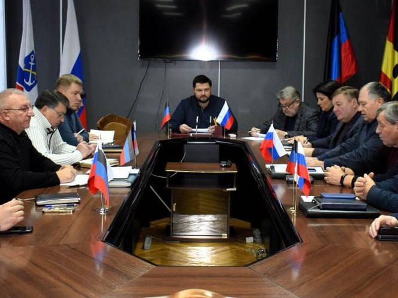 Глава муниципального образования городского округа Енакиево провел аппаратное совещание.