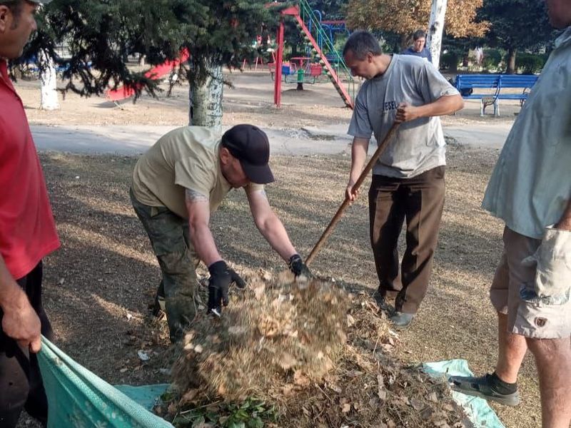 МУП города Енакиево были выполнены мероприятия по приведению в надлежащее санитарное состояние территорий.