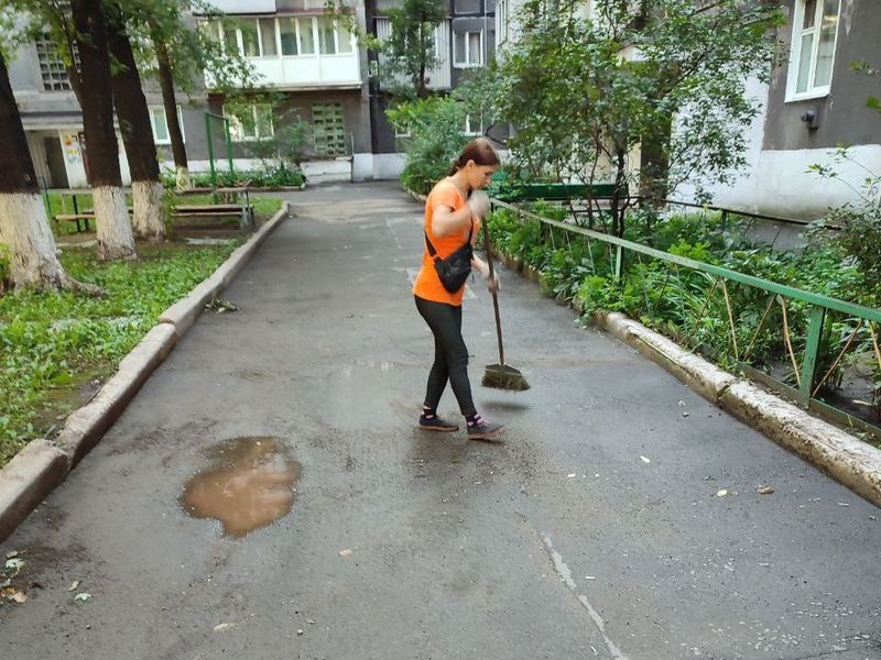 МУП города Енакиево были выполнены мероприятия по приведению в надлежащее санитарное состояние территорий.