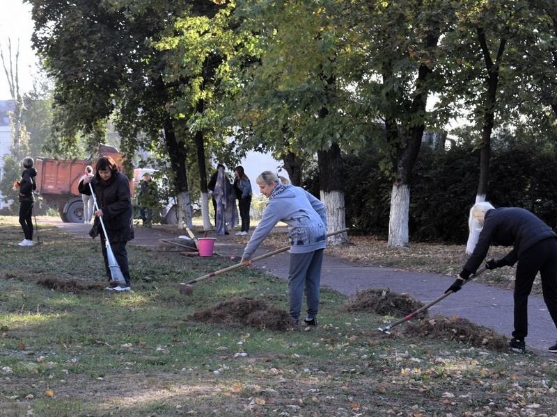 В городе Енакиево состоялся общегородской субботник.