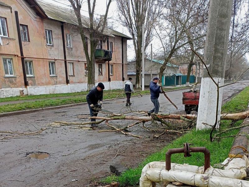 МУП города Енакиево были выполнены мероприятия по приведению в надлежащее санитарное состояние территорий.