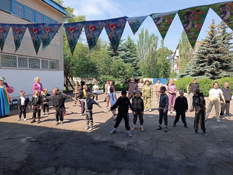 На базе муниципального бюджетного учреждения «Детский социальный центр» администрации г. Енакиево прошло праздничное мероприятие.