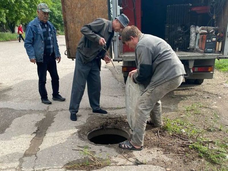 МУП города Енакиево были выполнены мероприятия по приведению в надлежащее санитарное состояние территорий.