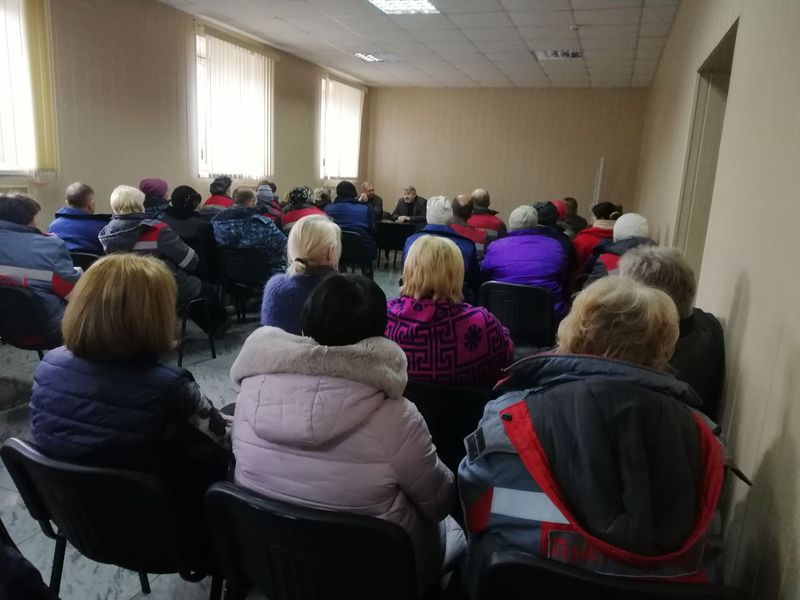 Глава администрации города Енакиево Сильванский Ю.Г.  провел встречу с трудовым коллективом.