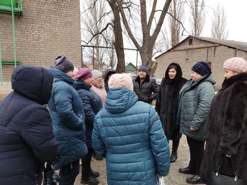 Заместитель главы администрации города Енакиево Витрук Е.С. провела встречу с трудовым коллективом и сходы граждан.