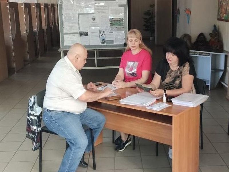 В Енакиево осваивают новые формы взаимодействия с работодателем.