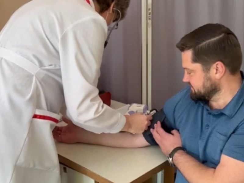 Глава муниципального образования городского округа Енакиево Храменков Р.А. сделал вакцинацию от гриппа.