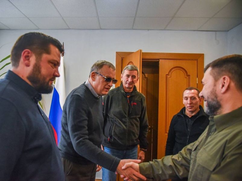 Подписано новое соглашение об оказании шефской помощи «19-ому муниципалитету Ленобласти» Енакиево и Мариуполю.