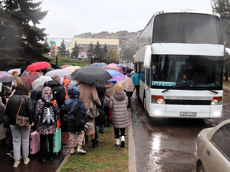 Одаренные школьники из ДНР отправилась в Москву и Санкт-Петербург для участия в проекте «Культурная карта 4+85».