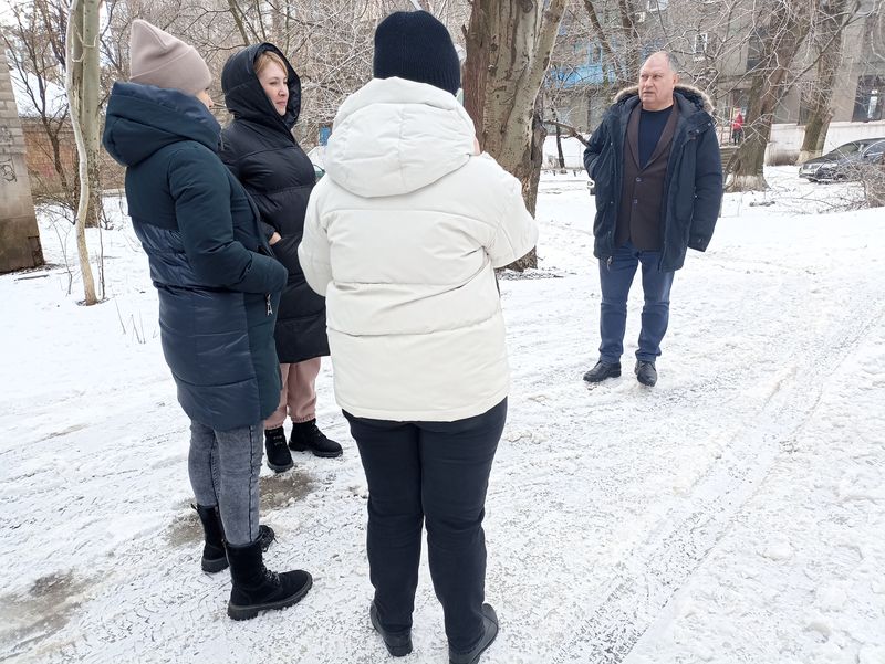 Заместитель главы администрации города Енакиево Божик С.А. провел встречи с гражданами и выездной прием.