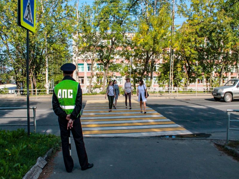 Госавтоинспекция призывает водителей быть особо внимательными вблизи образовательных учреждений.