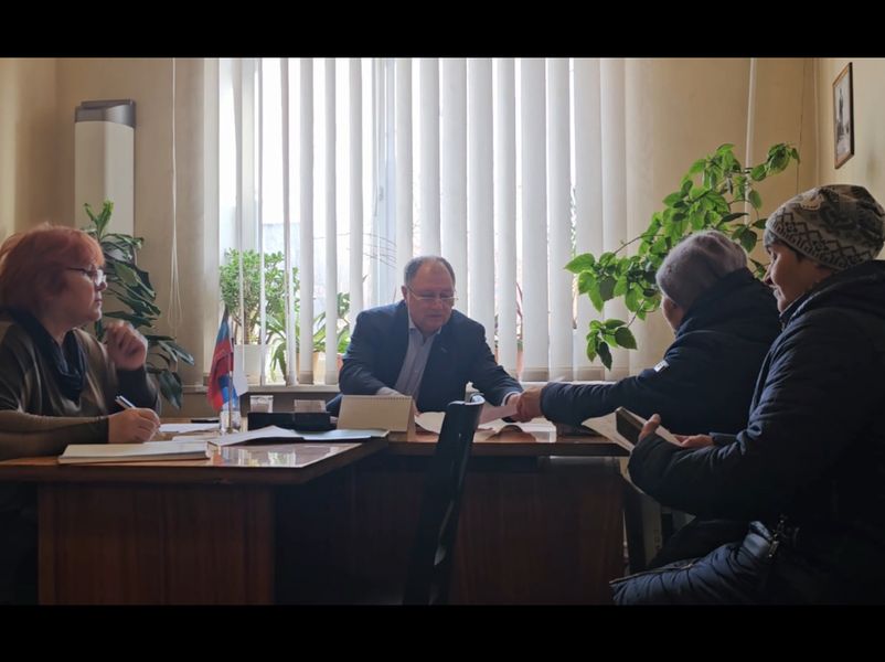 Врио главы муниципального образования городского округа Енакиево провел личный прием граждан.