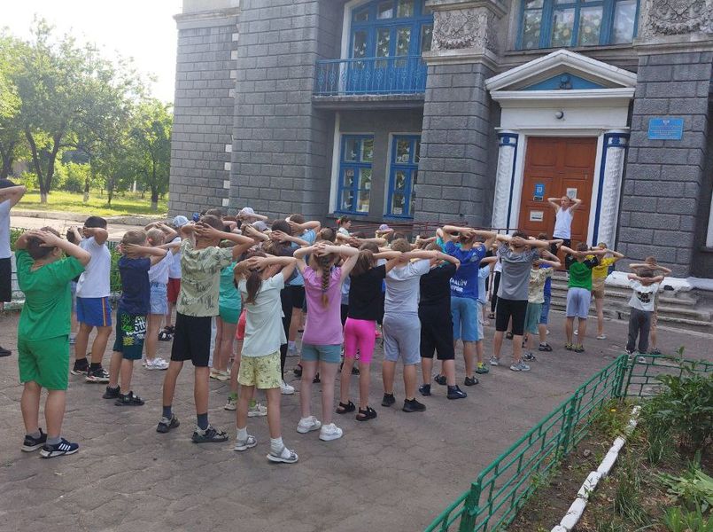 Мероприятия в пришкольных лагерях Енакиево.