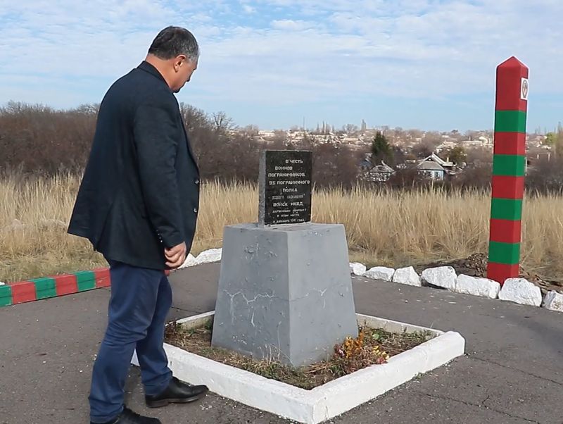 Памятник пограничникам в поселке Александровское будет благоустроен.