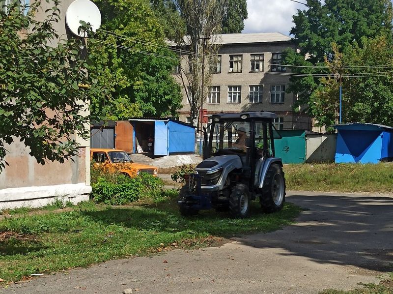 МУП города Енакиево были выполнены мероприятия по приведению в надлежащее санитарное состояние территорий.