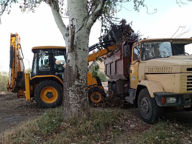 МУП города Енакиево были выполнены мероприятия по приведению в надлежащее санитарное состояние территорий.