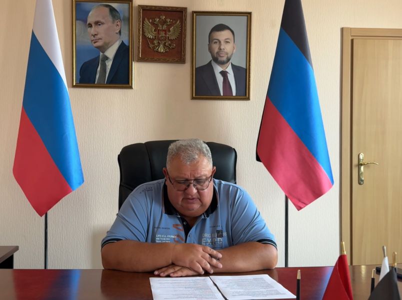 Глава муниципального образования городского округа Енакиево рассматривает обращения жителей в рамках прямого эфира.