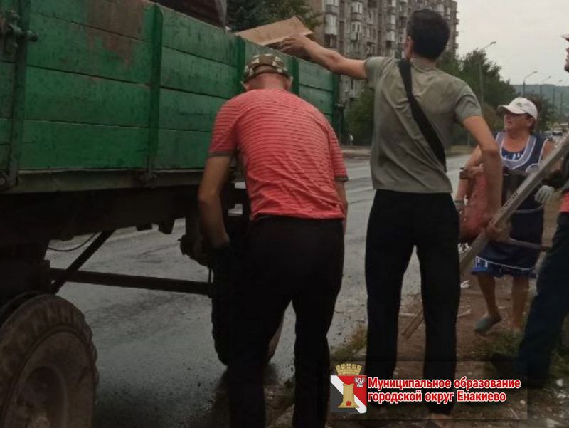 📍Муниципальными унитарными предприятиями городского округа Енакиево выполнены работы по благоустройству.