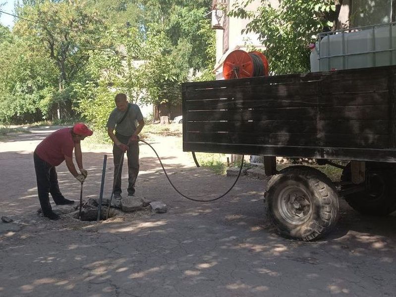 Муниципальными унитарными предприятиями городского округа Енакиево произведены работы по благоустройству.