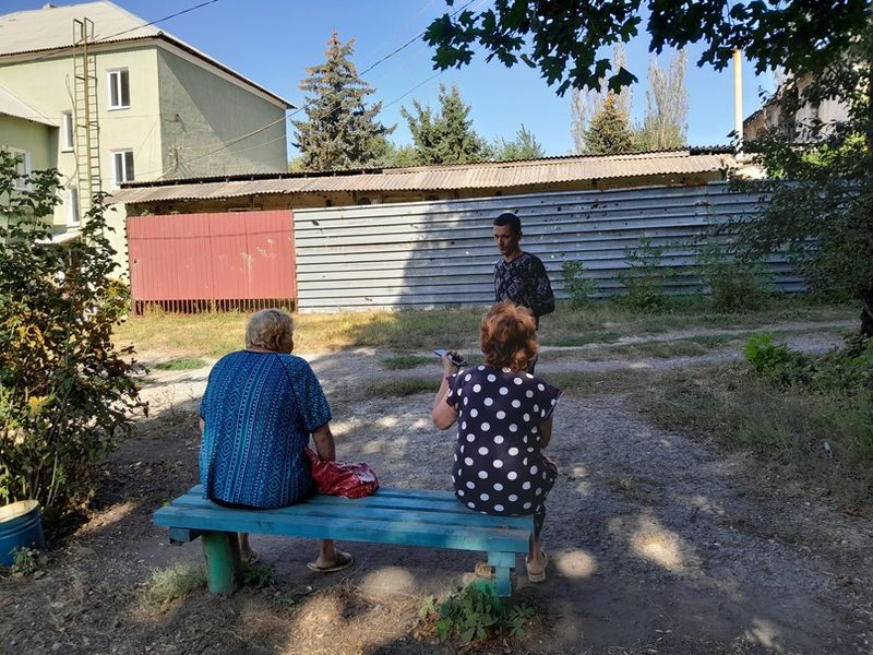 Заместителем главы администрации города Углегорска Стецким Р.А. проведена встреча с жителями.