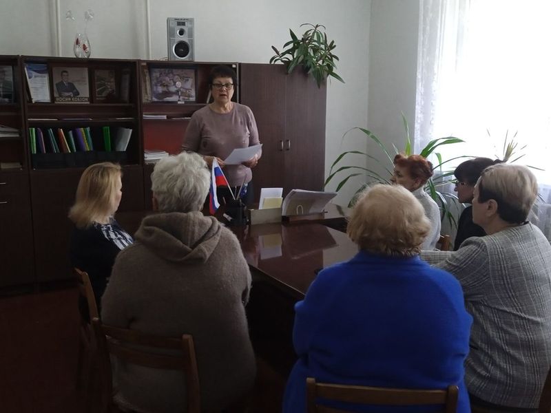 В учреждениях культуры администрации г. Енакиево обсудили основные положения Программы восстановления и развития экономики и социальной сферы.