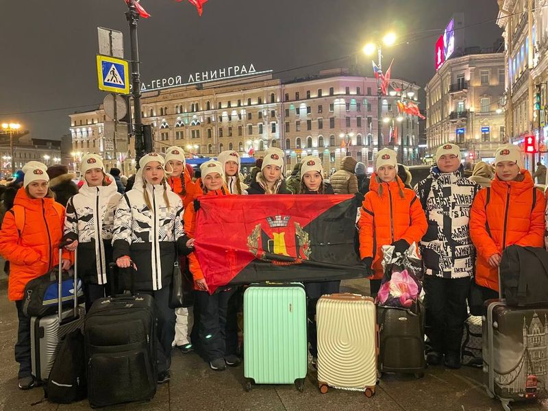 Активисты РДДМ города Енакиево приняли участие в торжественных мероприятиях, посвящённых освобождению Ленинграда от фашисткой блокады.