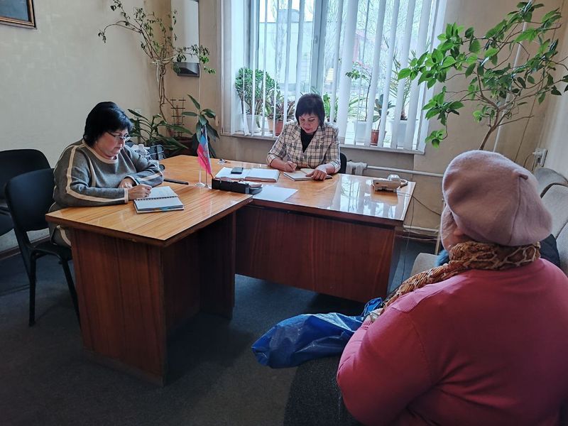 Заместитель главы администрации города Енакиево Витрук Е.С. провела совместный прием граждан с депутатом Енакиевского городского совета.