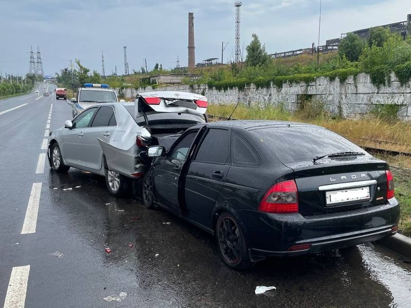 Шесть человек получили травмы в результате ДТП в Мариуполе.