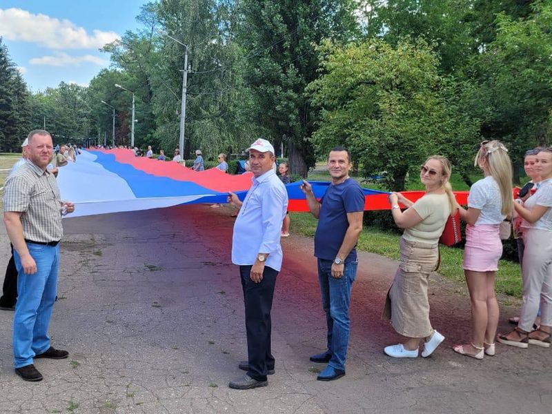 Жители Енакиево и Ленобласти стали участниками гуманитарной акции .