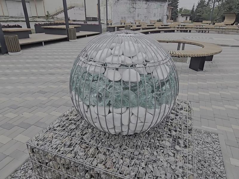 Городской округ Енакиево продолжает благоустраивать детские игровые и спортивные инфраструктуры .