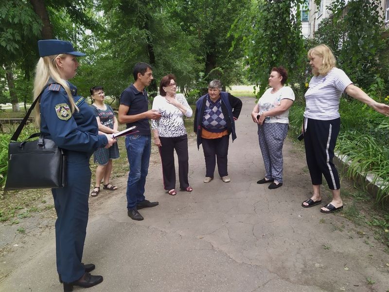 Заместителем главы администрации города Углегорска Стецким Р.А. была проведена встреча с жителями.