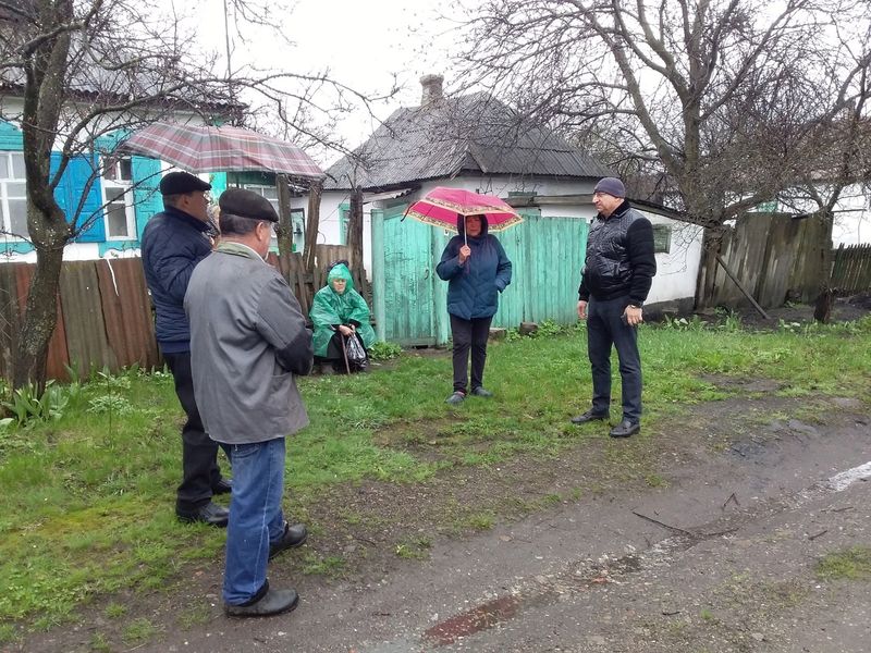 Главой администрации города Углегорска Захаровым С.В. проведен сход граждан.