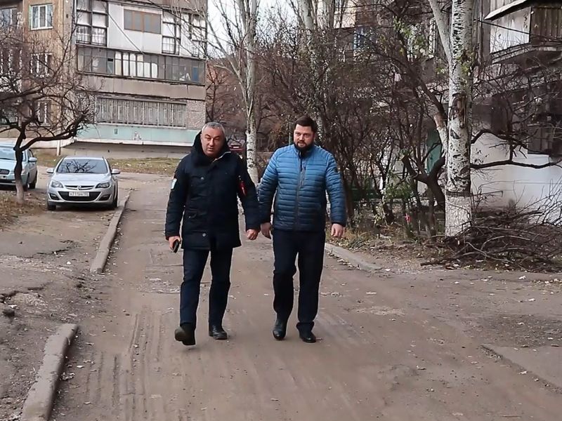 Глава муниципального образования городского округа Енакиево проверил ход ремонтных работ и посетил  МБОУ &quot;Школа № 1 г. Енакиево&quot;.