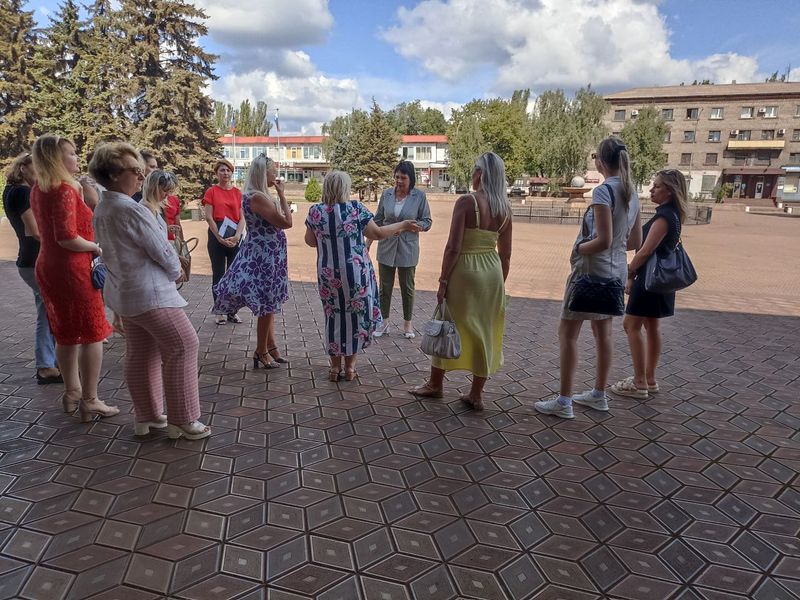 Заместитель главы администрации города Енакиево Витрук Е.С. провела выездной прием и сходы граждан.