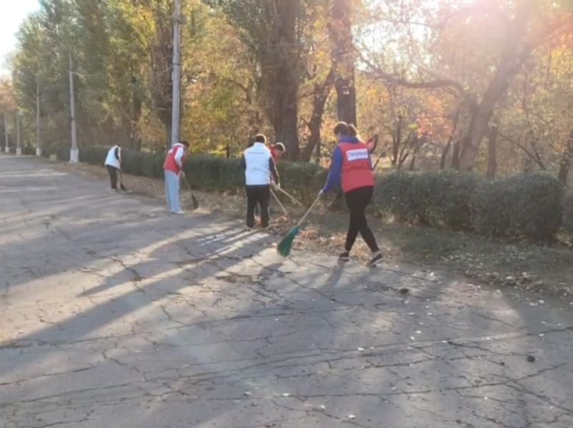 Прошел субботник, в котором приняли участие активисты РДДМ &quot;Движение Первых&quot;.