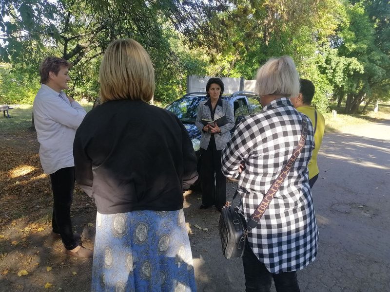 Управляющий делами администрации города Енакиево Стасенко Л.П. провела выездной прием и сходы граждан.