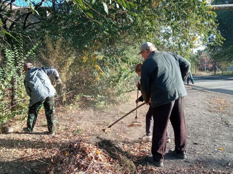 МУП города Енакиево были выполнены мероприятия по приведению в надлежащее санитарное состояние территорий.