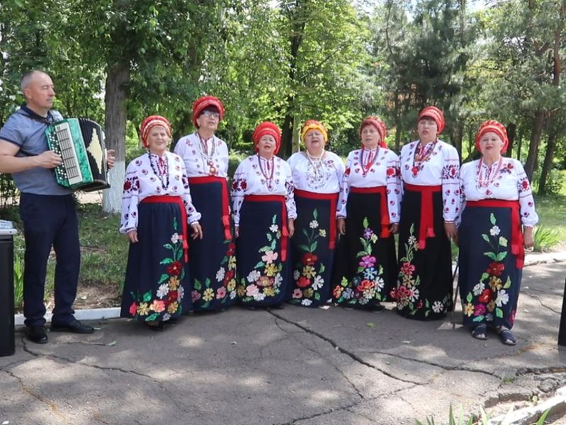 Видео открытка самодеятельного хорового коллектива &quot;Родник&quot; МБУ Дворец культуры &quot;Юнком&quot;.