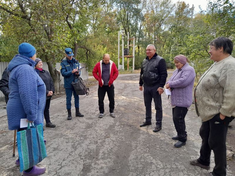 Главой администрации города Углегорска Захаровым С.В. была проведена встреча с жителями города.